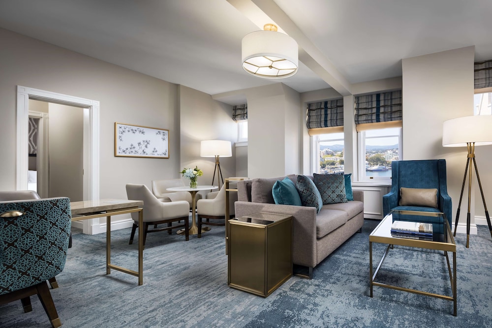 One Bedroom Harbour View Suite 1 King
