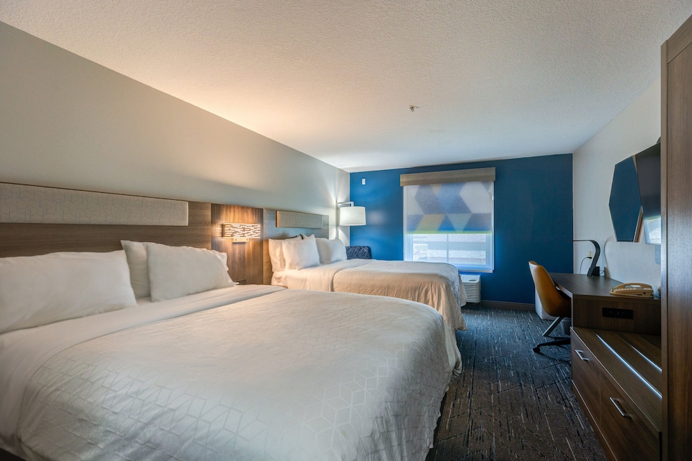 Standard Room, 2 Queen Beds, Accessible (Comm, Roll Shower) - Photo 1