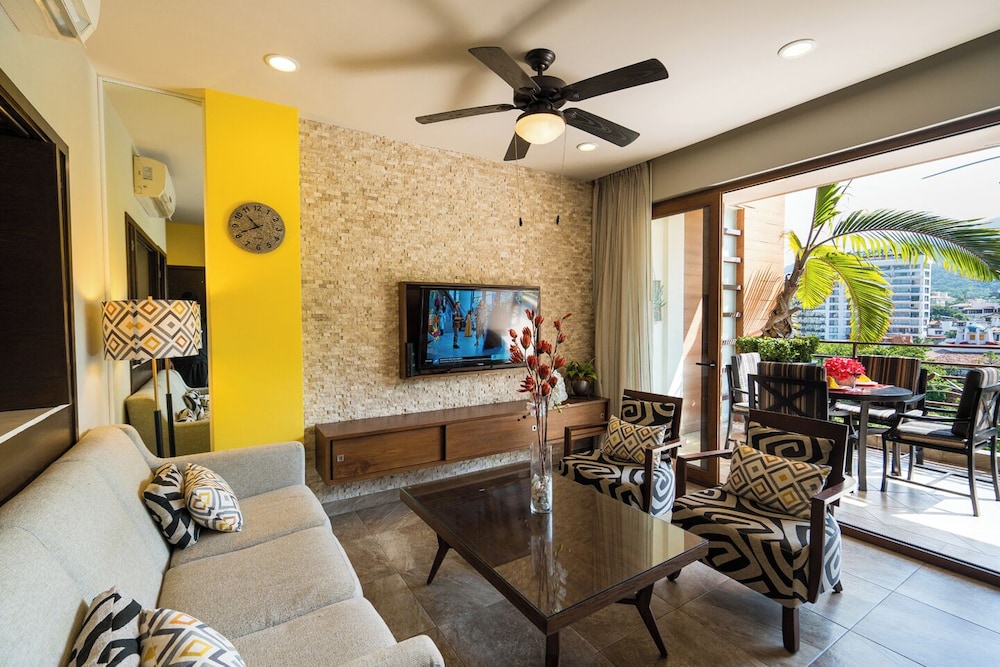 Deluxe Suite, 1 Bedroom, Mountain View