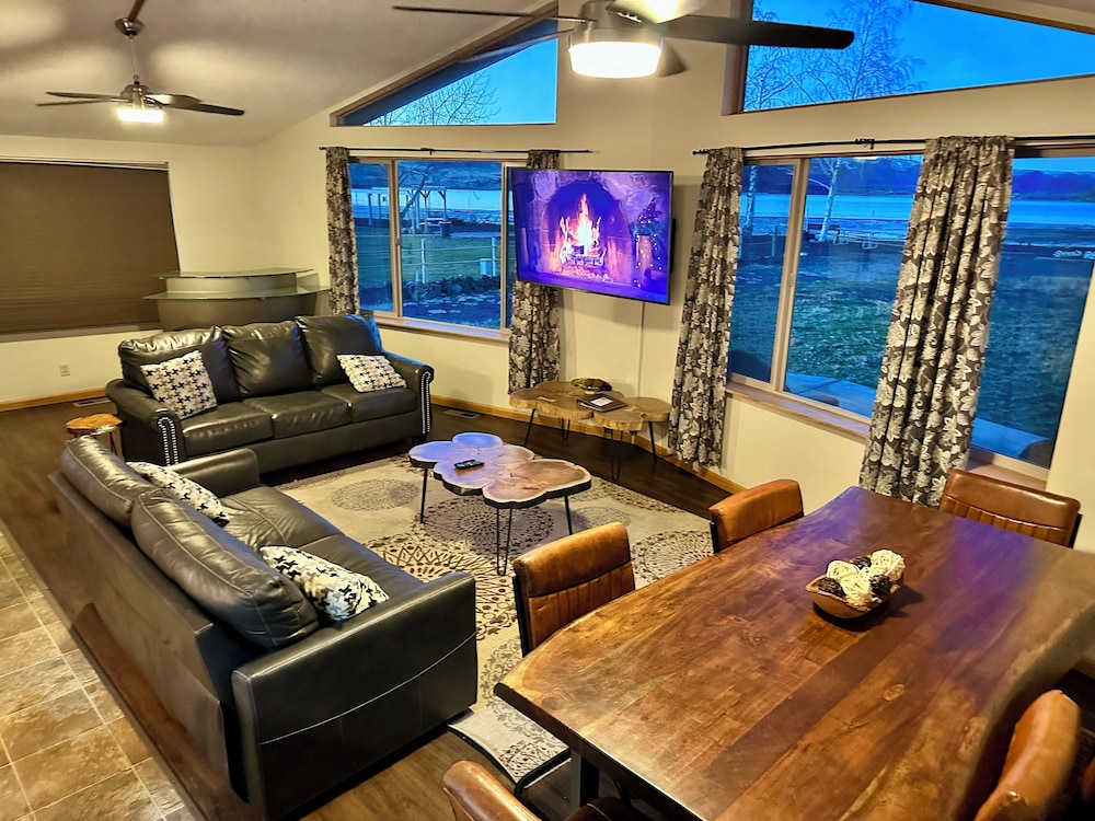 Executive House, Multiple Beds, Kitchen, Lake View photo 1