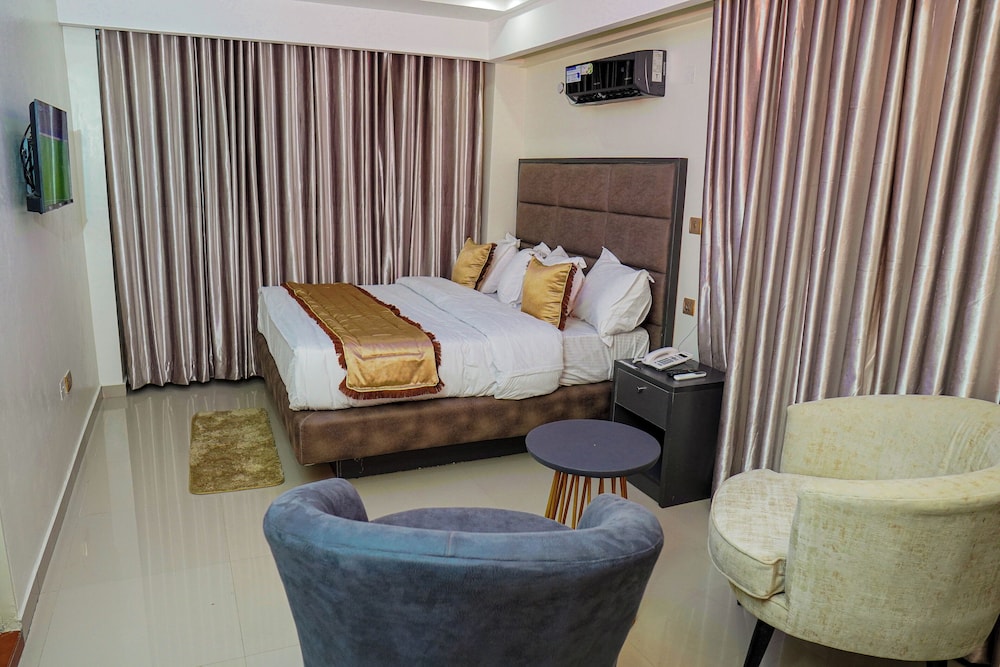 Deluxe Room, Refrigerator