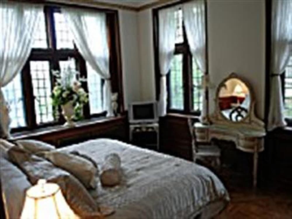 Suite, Private Bathroom, Garden View (Queen Antoinette Suite) photo 1