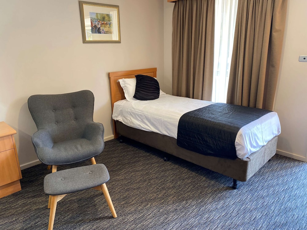 Superior Room, Multiple Beds, Non Smoking, Microwave - Photo 2