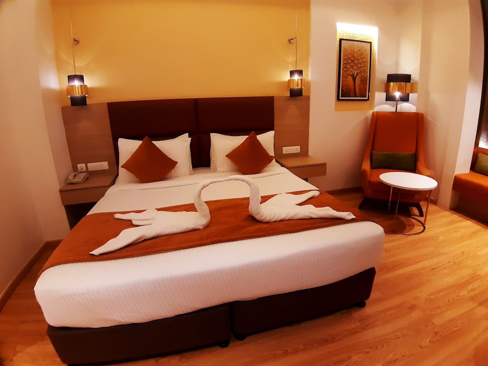 Superior Room, 1 King Bed, Non Smoking - Photo 3