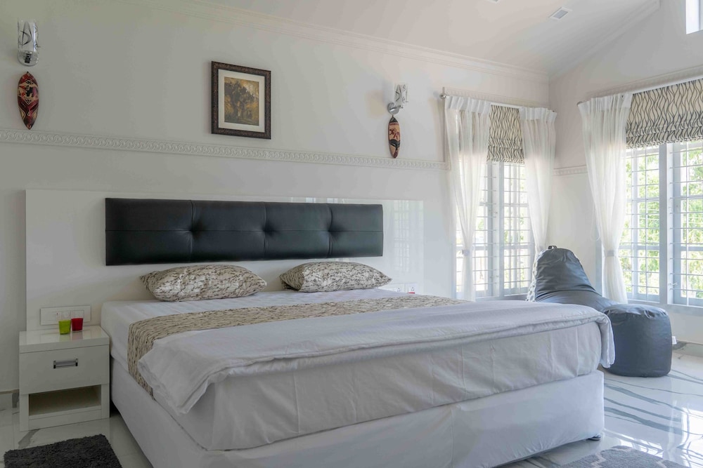 Villa photo 1