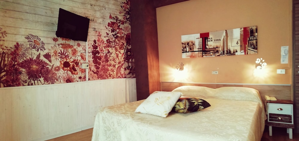 Double Room - Photo 14