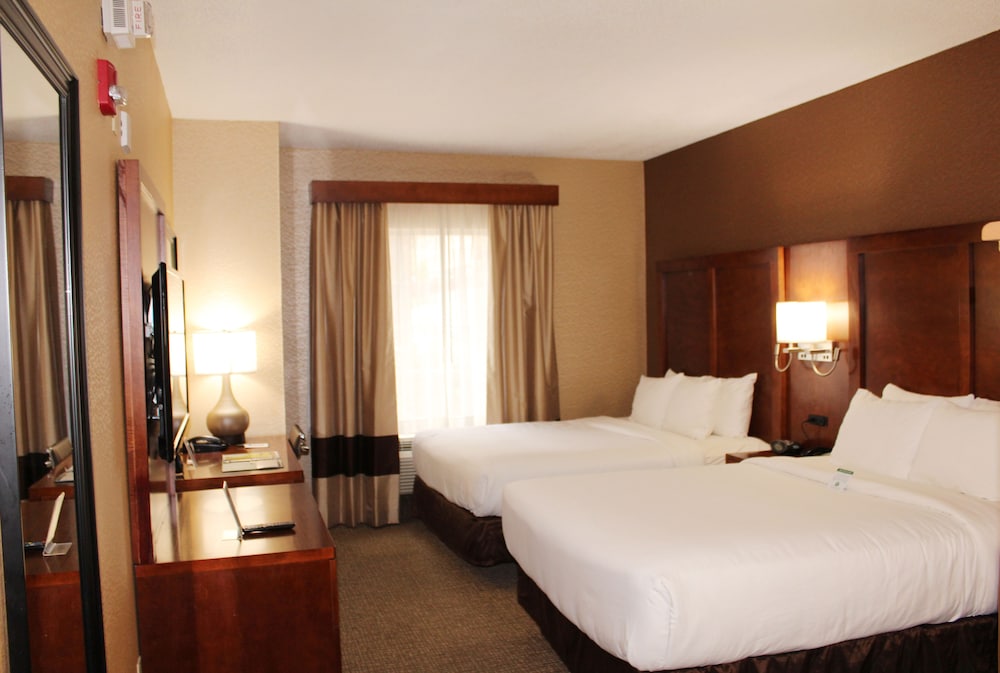 Suite, Non-Smoking, 2 Queen Beds Accessible with Sofa Bed - Photo 8