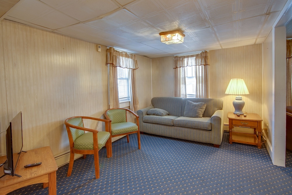 Apartment, 3 Bedrooms - Photo 7