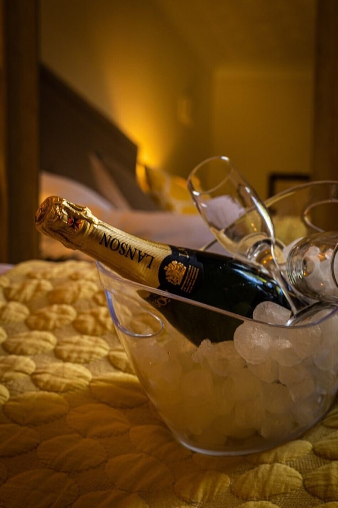 Superior Suite, Ensuite photo 2