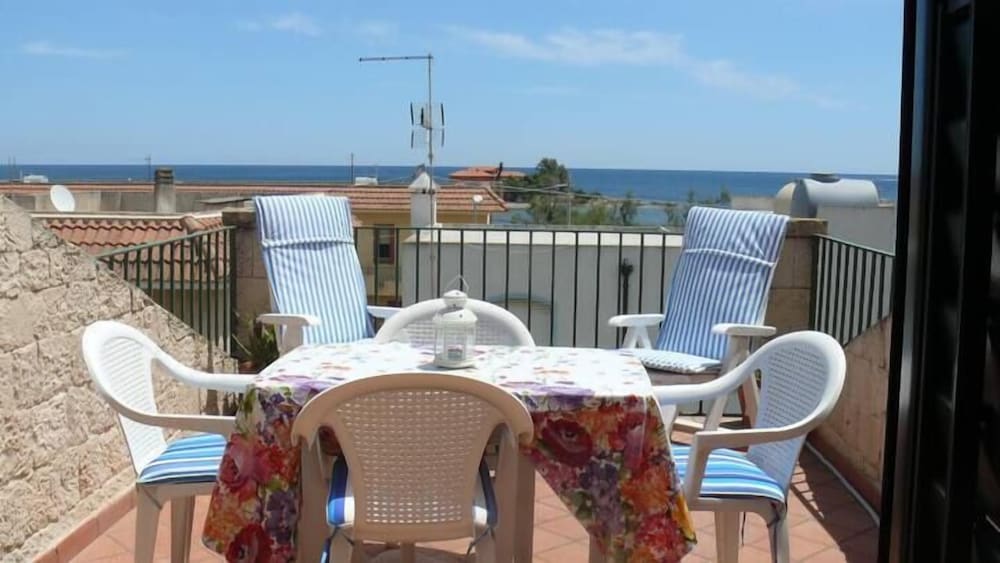 Basic Penthouse, Sea View