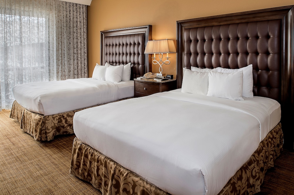 Standard Room, 2 Queen Beds - Photo 3