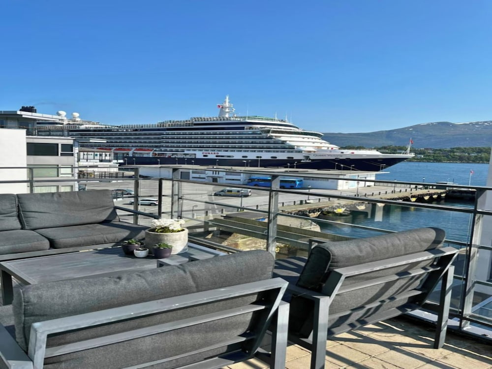 Free Parking Space, Balcony, Prime Location, Billede 8