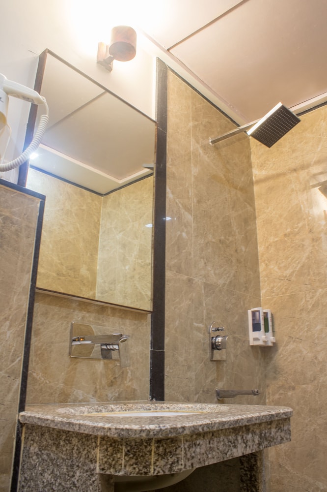 Premium Deluxe Room - Photo 4