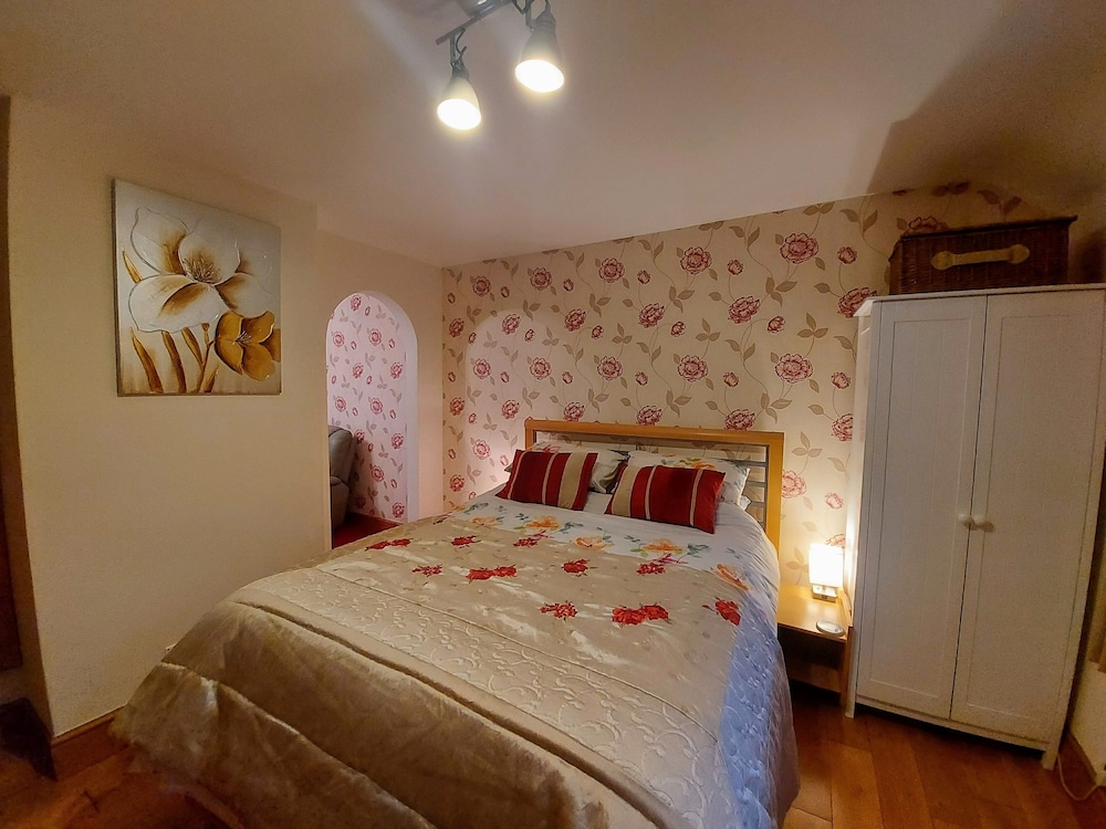 Luxury Suite (Large Kingsize Room Not Pet Friendly) photo 3