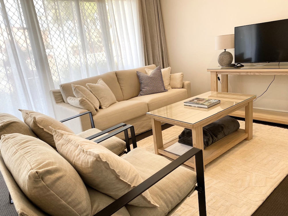 Shiraz Apartment with Spa