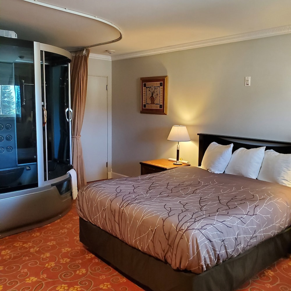 Room, 1 Queen Bed, Jetted Tub photo 1