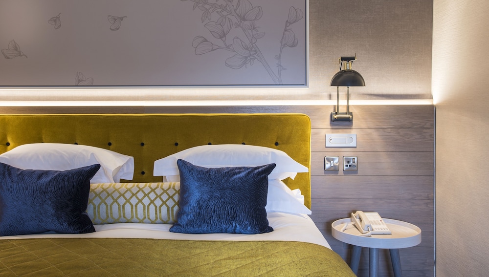 Suite, 1 King Bed, Non Smoking photo 2