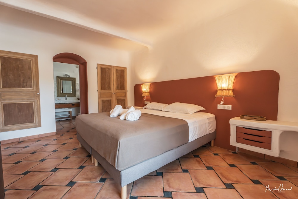 Standard Room - Photo 10