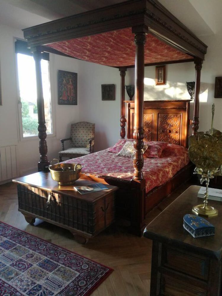 Room (Renaissance) photo 1