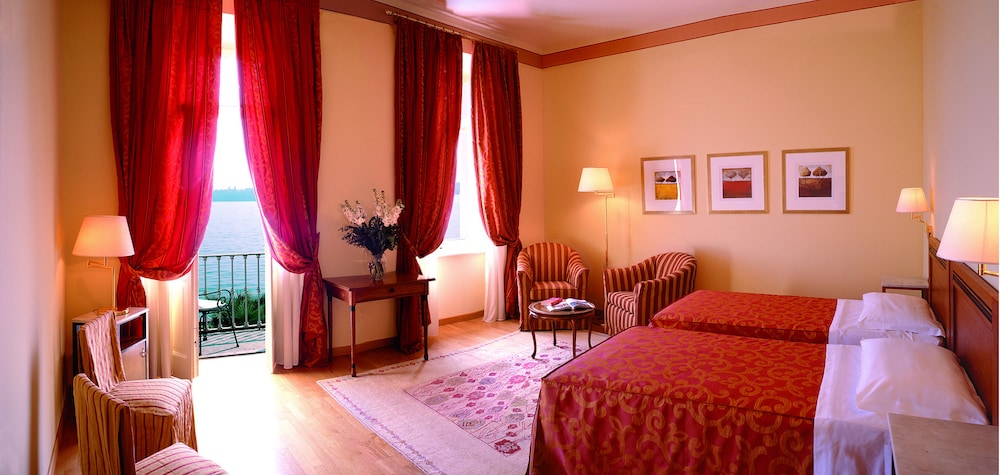 Classic Double Room, Balcony, Lake View photo 1