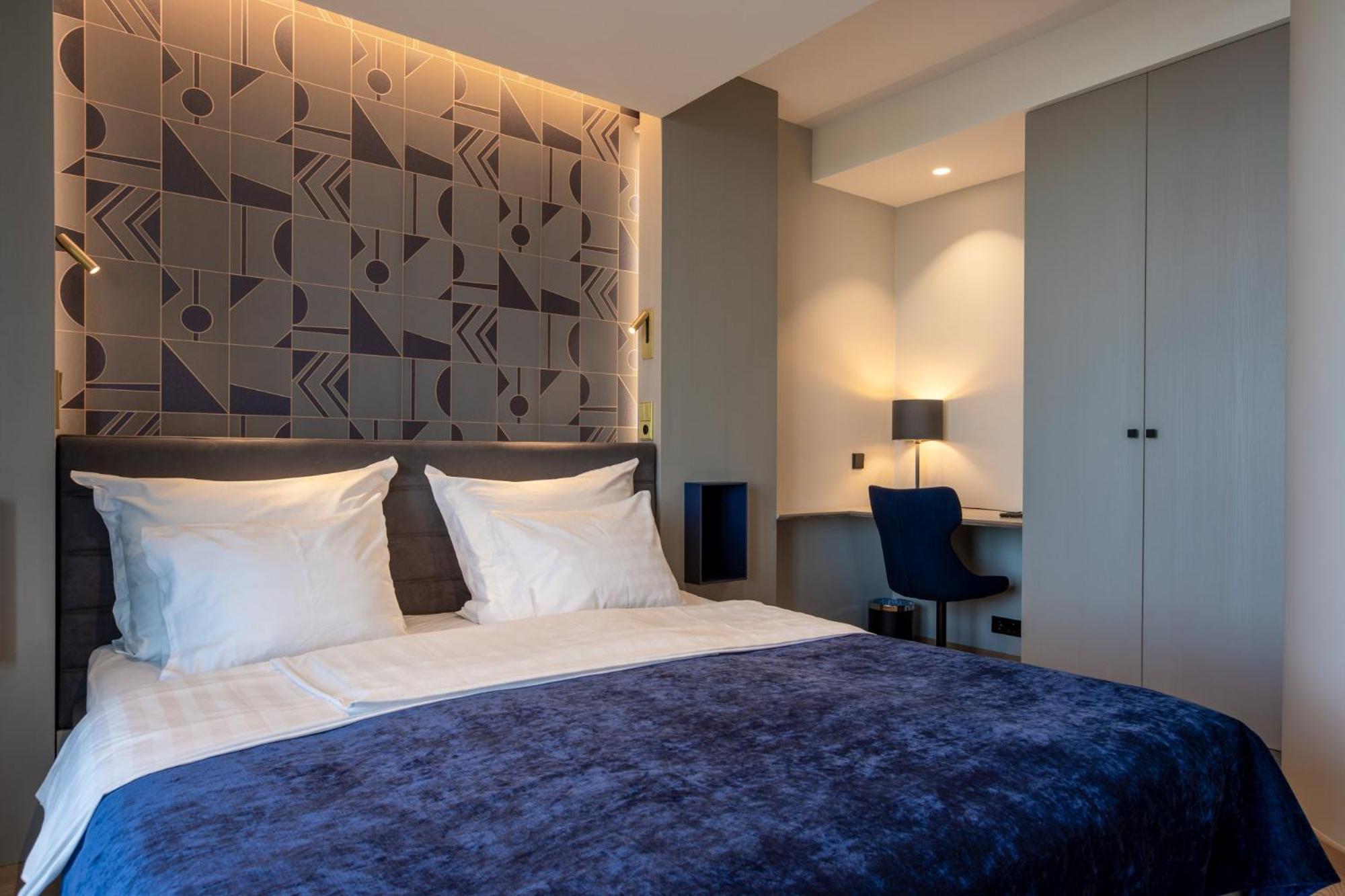 Suite with Spa Access - Photo 4