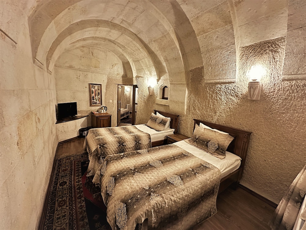Family Cave Suite photo 3