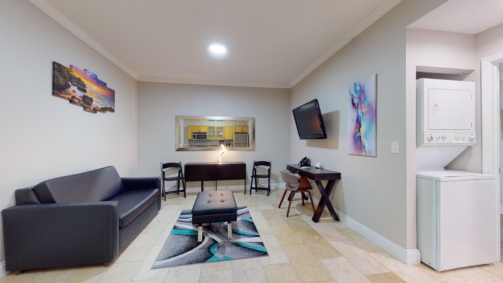 Deluxe Suite, 1 Bedroom, Kitchen - Photo 2