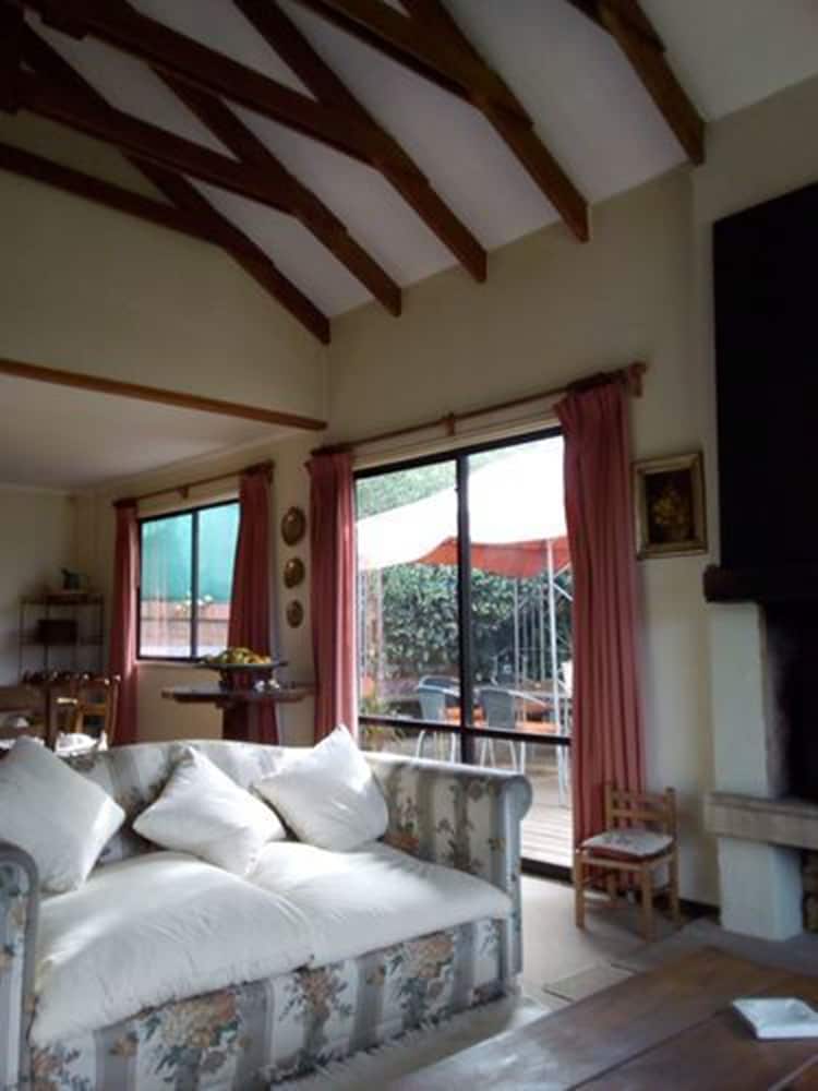 Triple Room, 3 Twin Beds, Private Bathroom photo 2