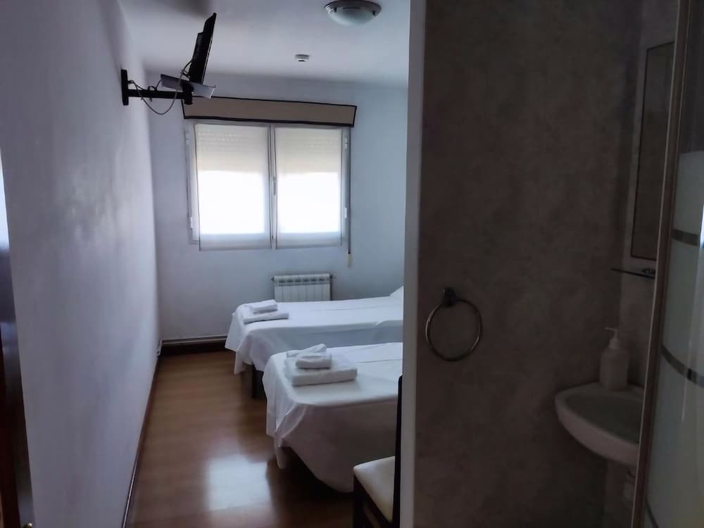 Habitación Doble (lavabo en la habitación)