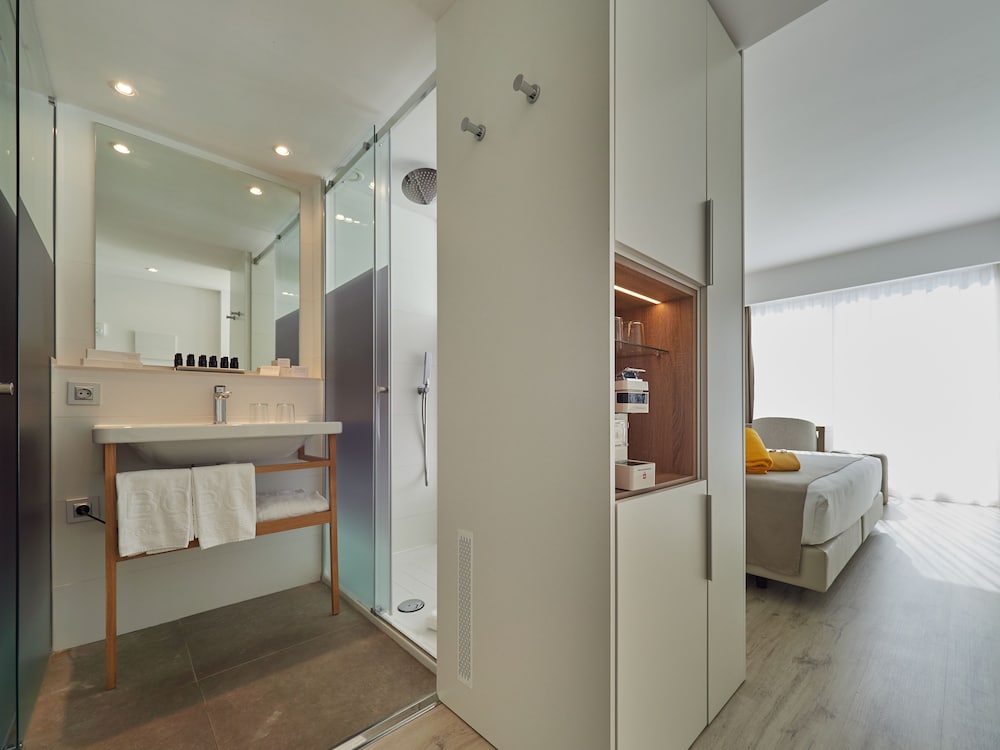 Standard Double Room, Balcony - Photo 4