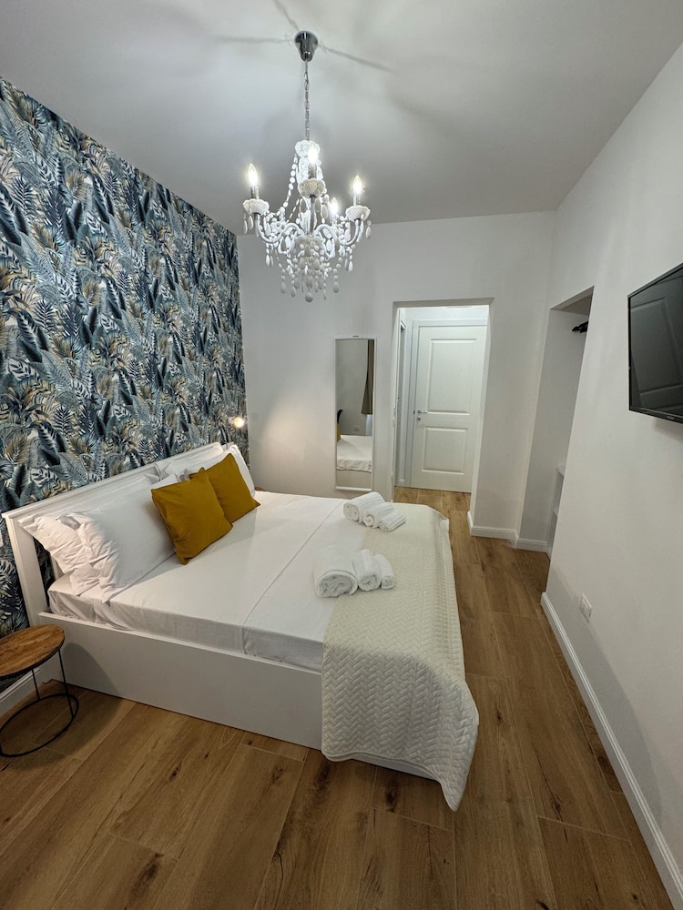 Classic Room, Courtyard View