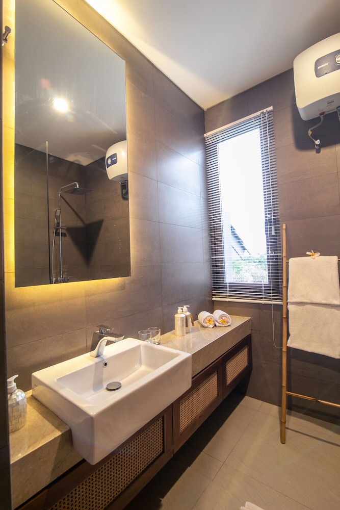 Basic Villa photo 3