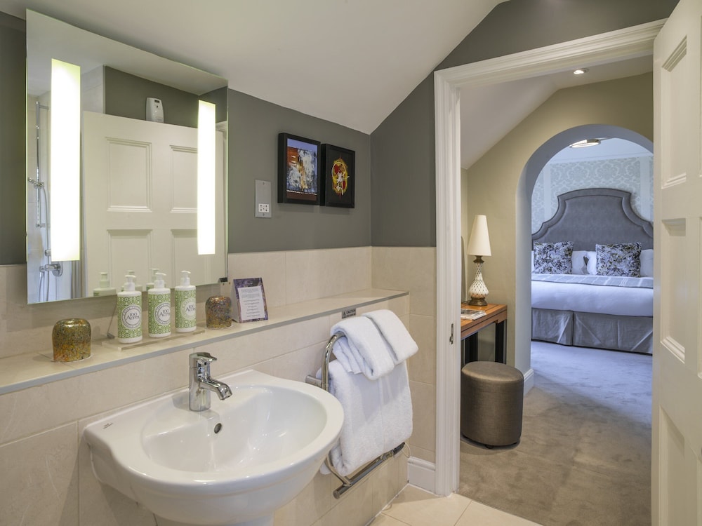 Elegant Room - Photo 2
