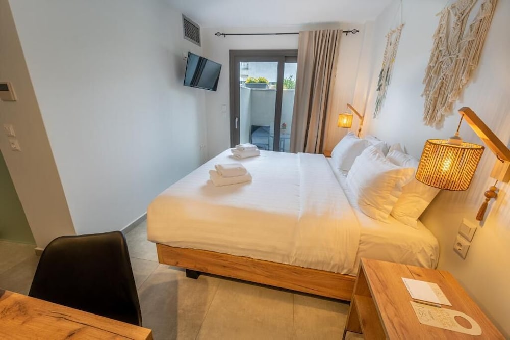 Basic Double Room, 1 King Bed
