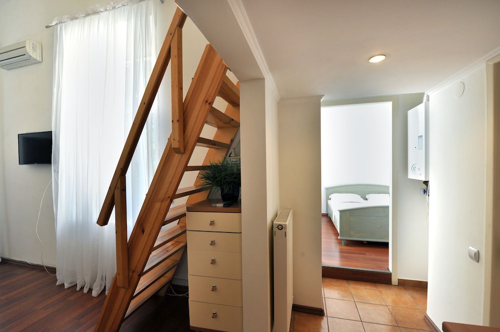 Apartment, Balcony