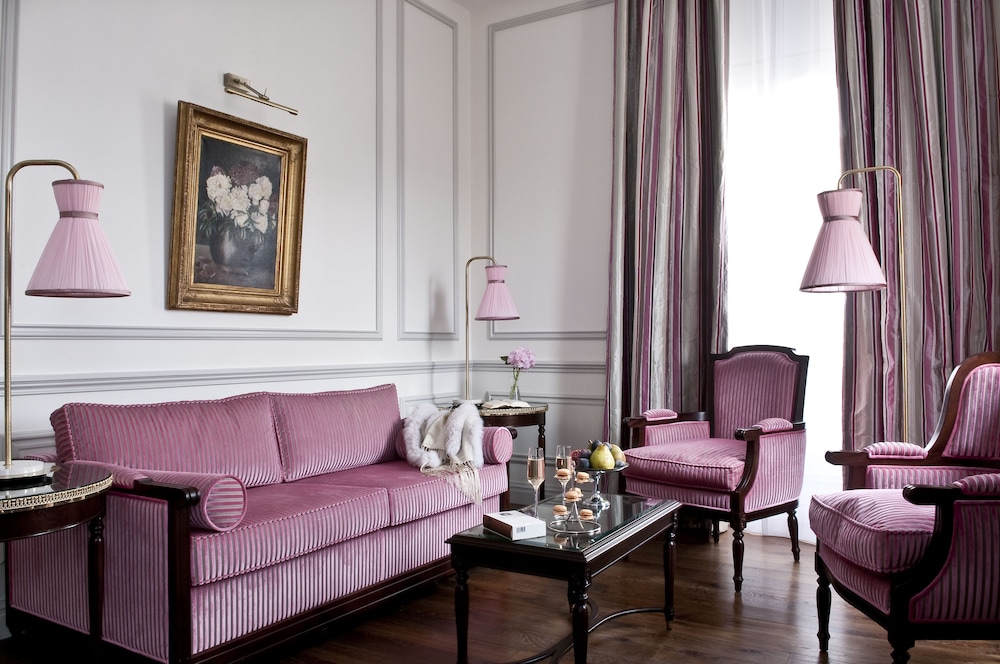 Suite (Marie-Antoinette) photo 2