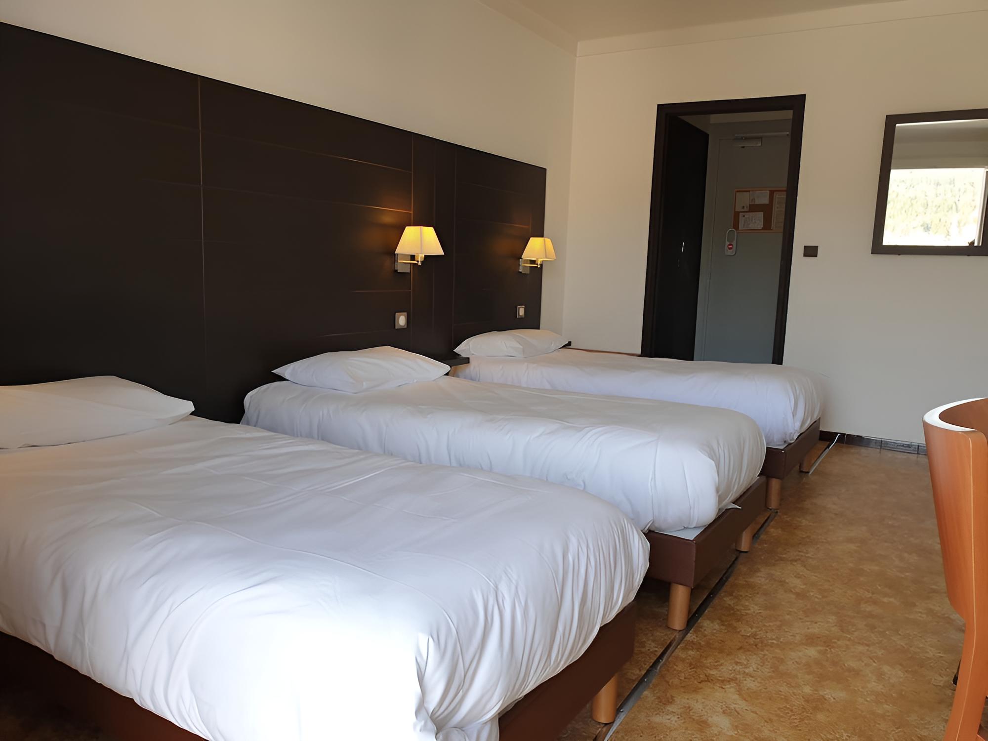 Triple Room, Non Smoking, Balcony photo 3