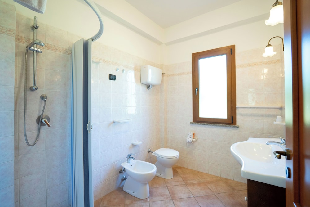 Standard Apartment, 2 Bedrooms, Terrace, Garden View photo 3