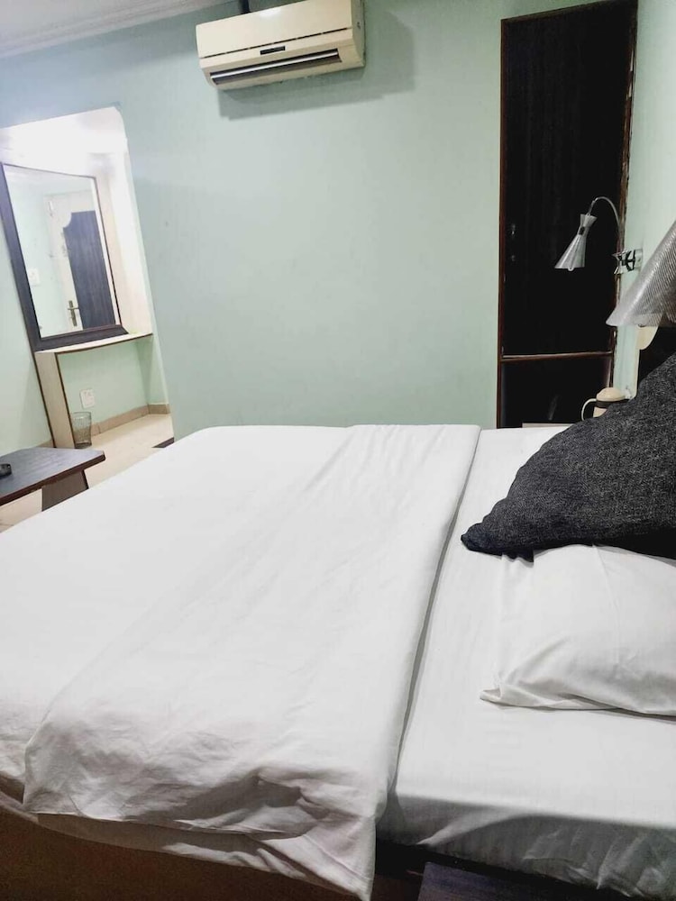 Deluxe Room - Photo 5