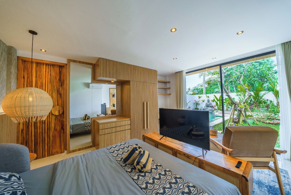 Luxury Villa photo 2