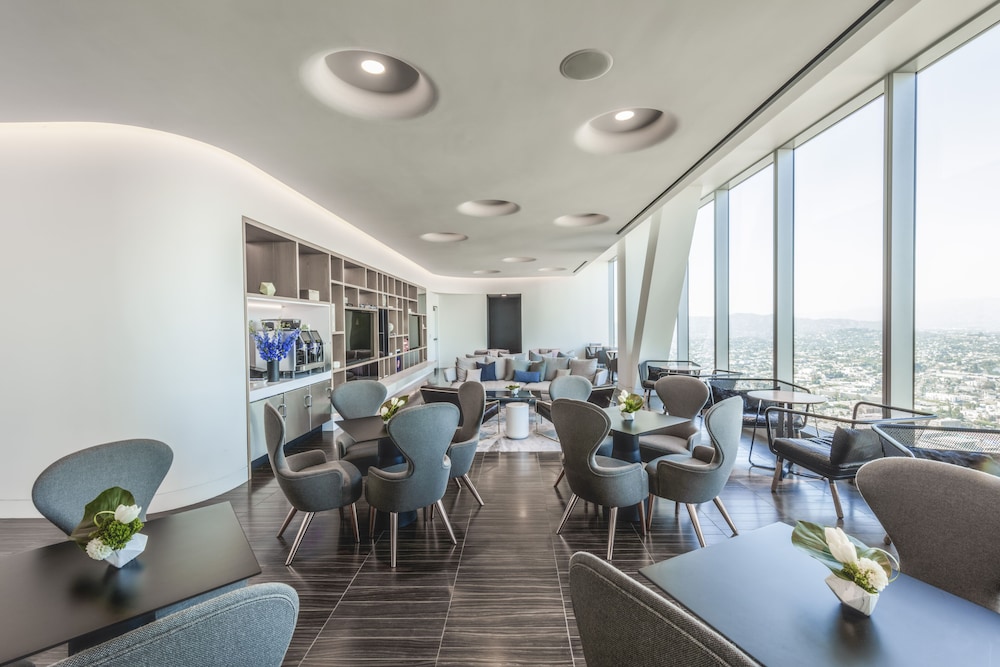 Classic Room, 1 King Bed, Club Lounge Access, City View - Photo 4