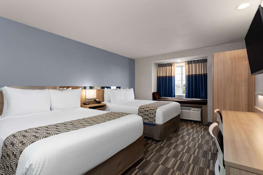 Room, 2 Queen Beds, Non Smoking - Photo 3