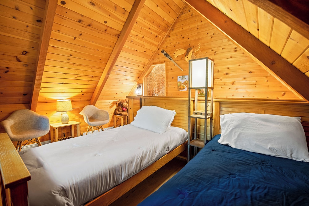 Cabin, Multiple Beds, Hot Tub, Mountain View