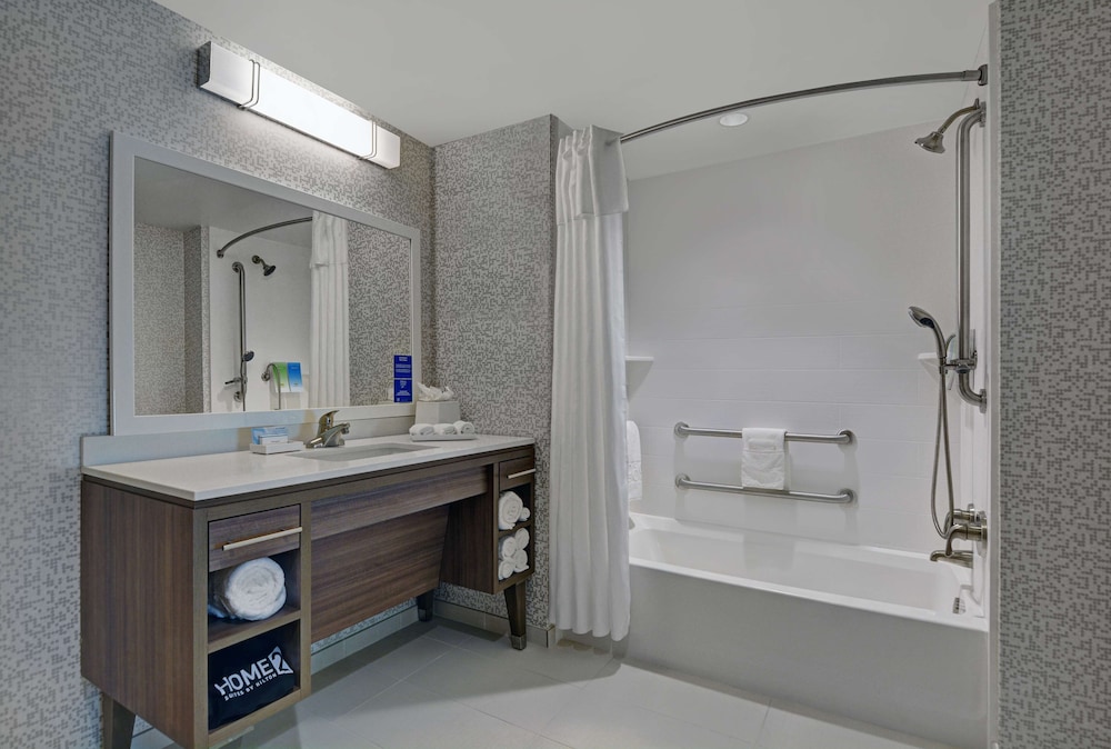 Suite, 1 King Bed, Accessible, Bathtub (Mobility & Hearing) - Photo 5