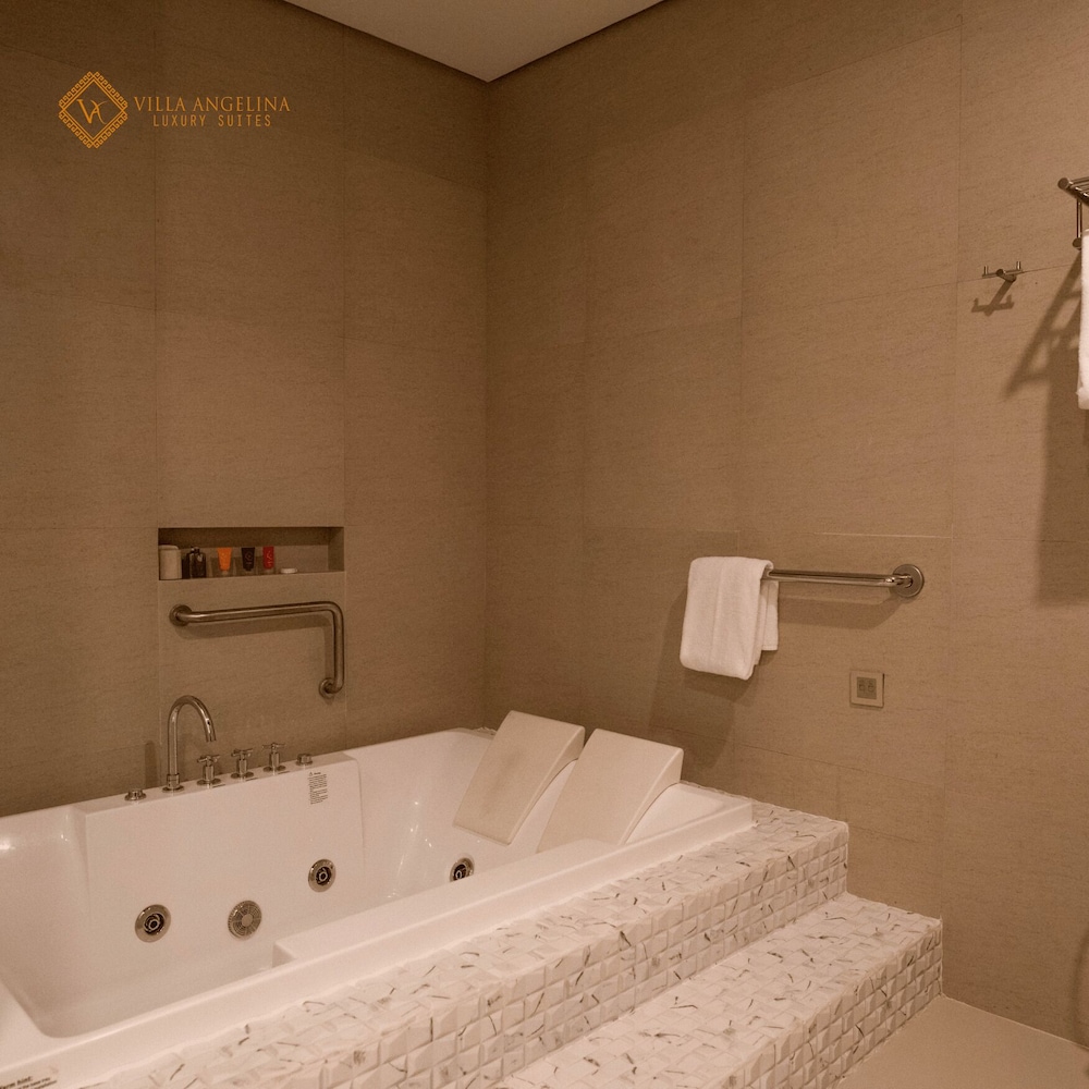 Premium Villa photo 3