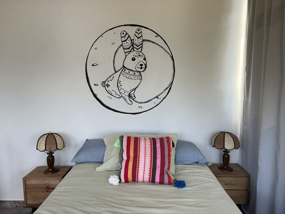 APARTAMENTO C "CONEJO EN LA LUNA"