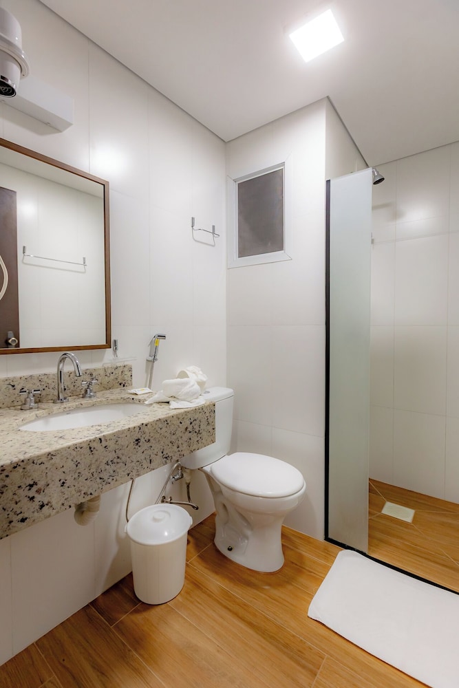 Superior Triple Room, Multiple Beds - Photo 9