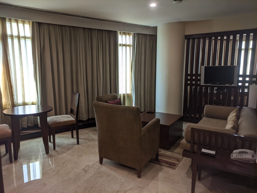 Suite (Chairmen Suite) - Photo 4