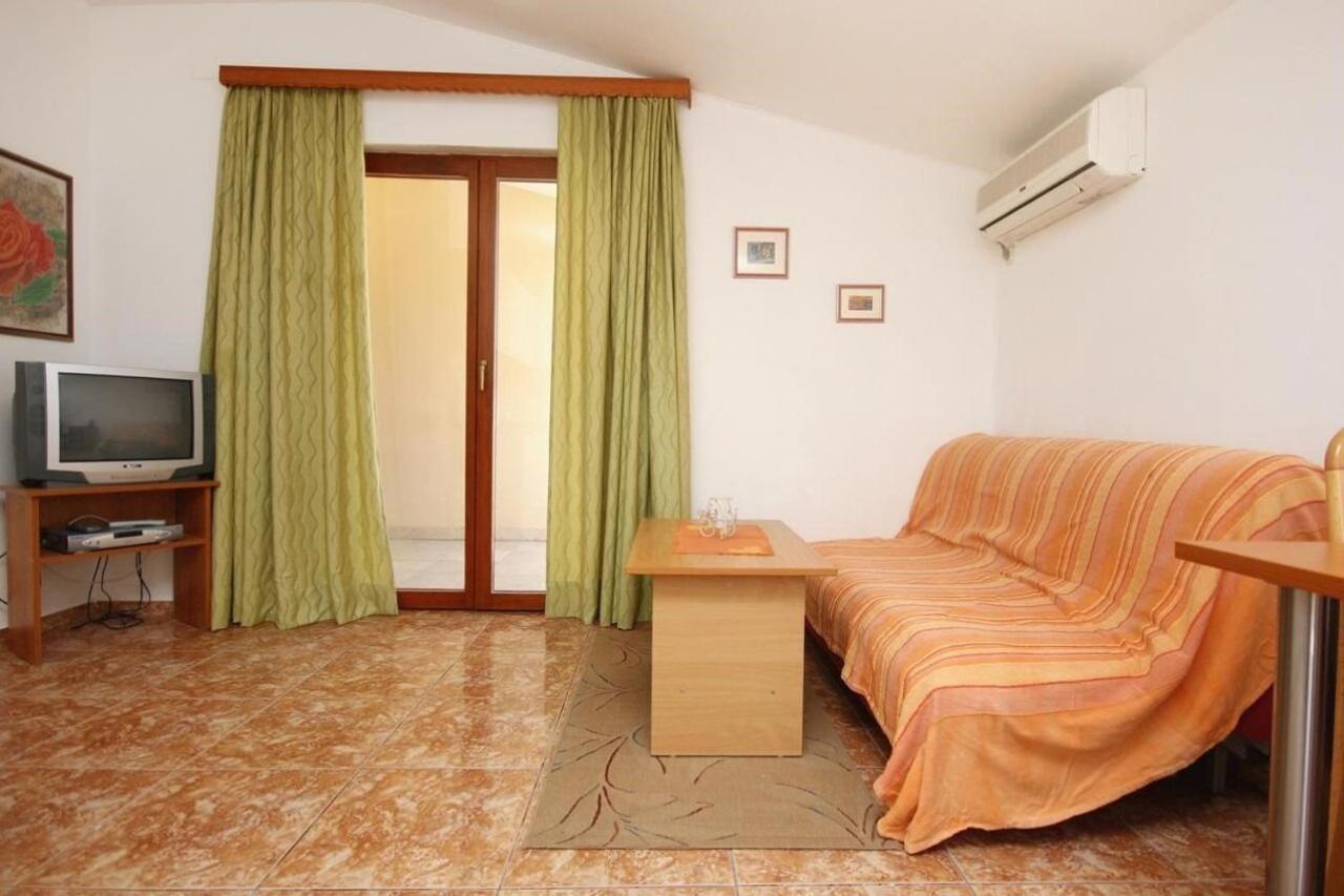 Two-Bedroom Apartment with Terrace photo 3