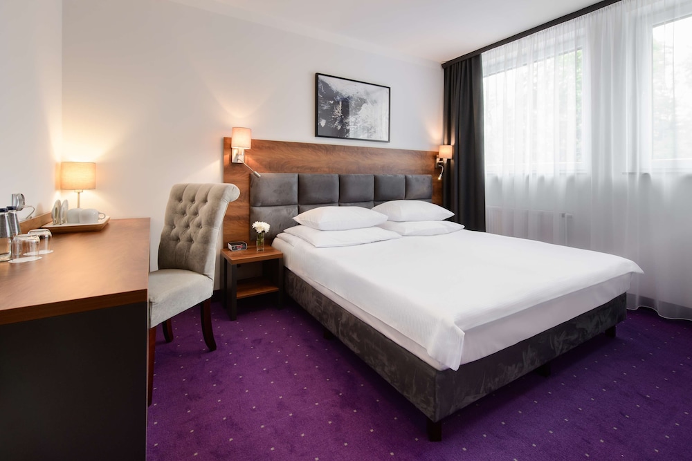 Standard Room, 1 Double Bed, Non Smoking - Photo 4